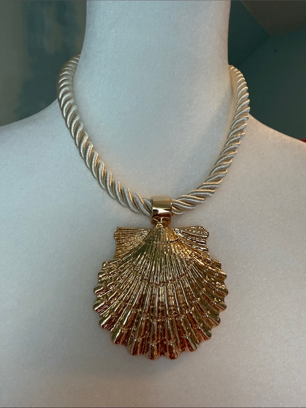 House of Harlow 1960 Gold Shell Pendant on Cream Twisted Cord